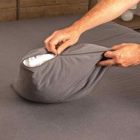 Conni Pillow Protector